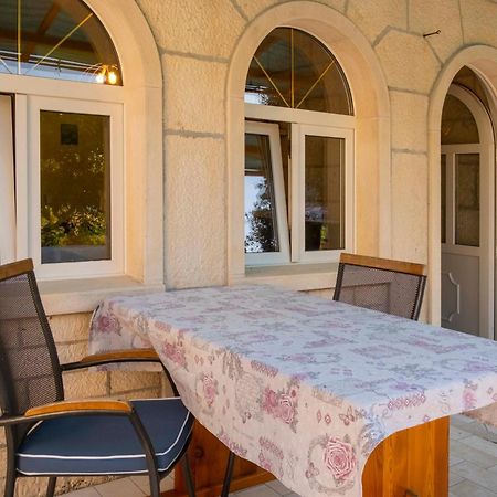 Apartment Curri Pucisca Kültér fotó