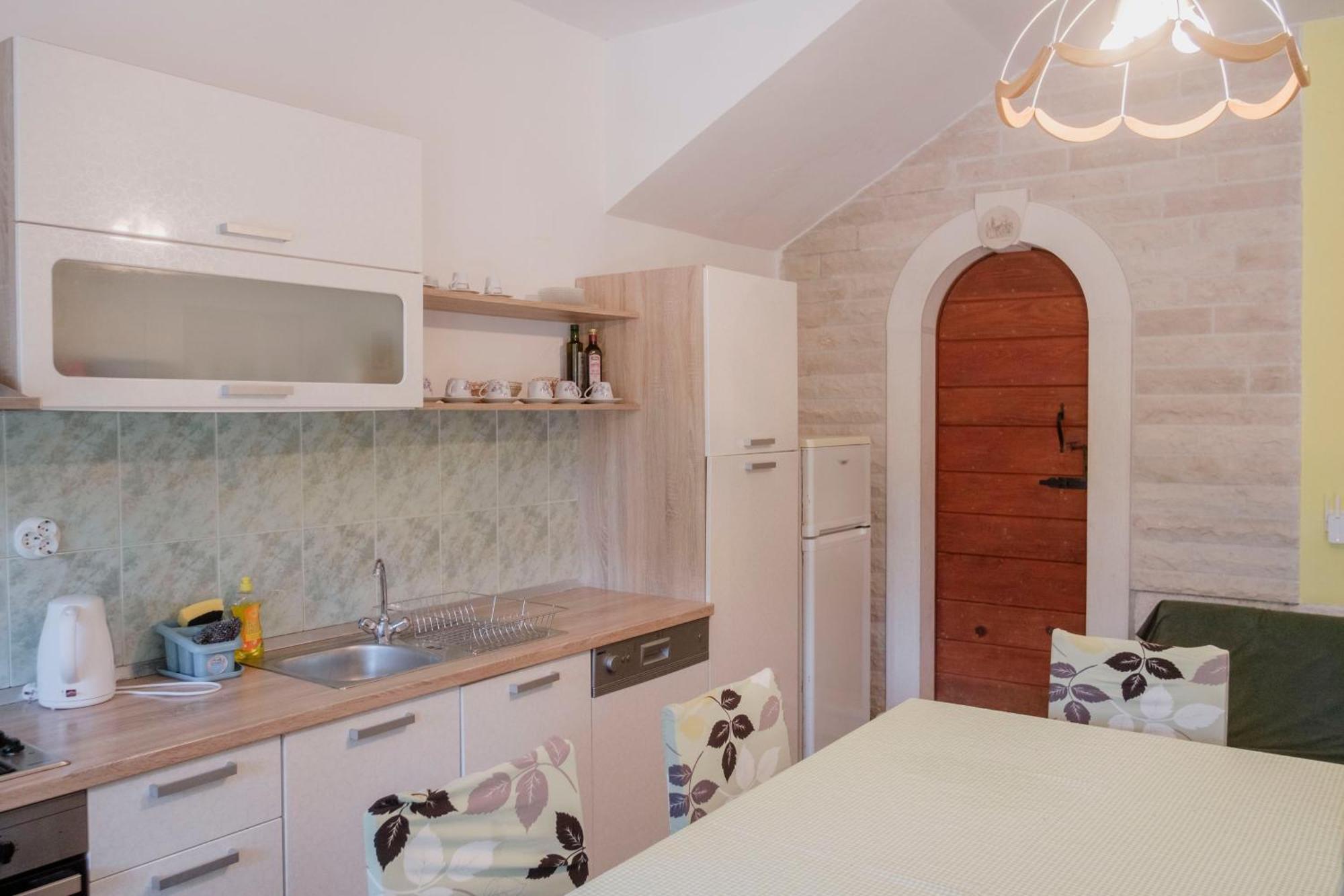 Apartment Curri Pucisca Kültér fotó